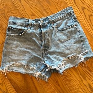 Levi’s 501 cut off shorts